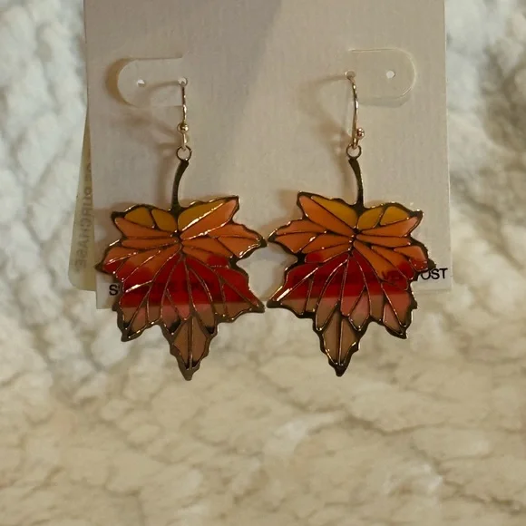 Autumn Leaf Dangle Earrings 🍁🍁 - Picture 2 of 3